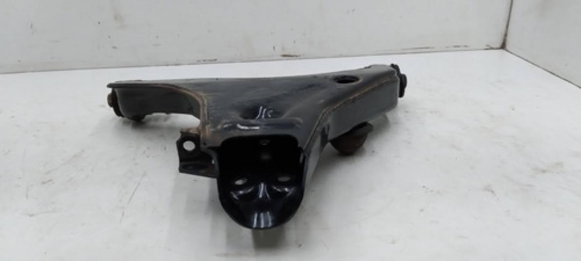 Bandeja Inferior Dianteiro Direito Mitsubishi L200 2013