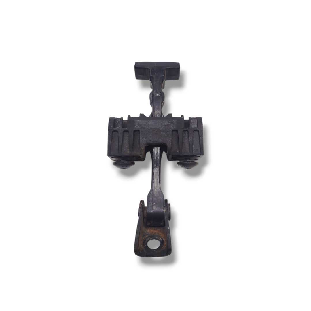 Limitador porta dianteiro esquerdo VW Saveiro 2008 a 2012