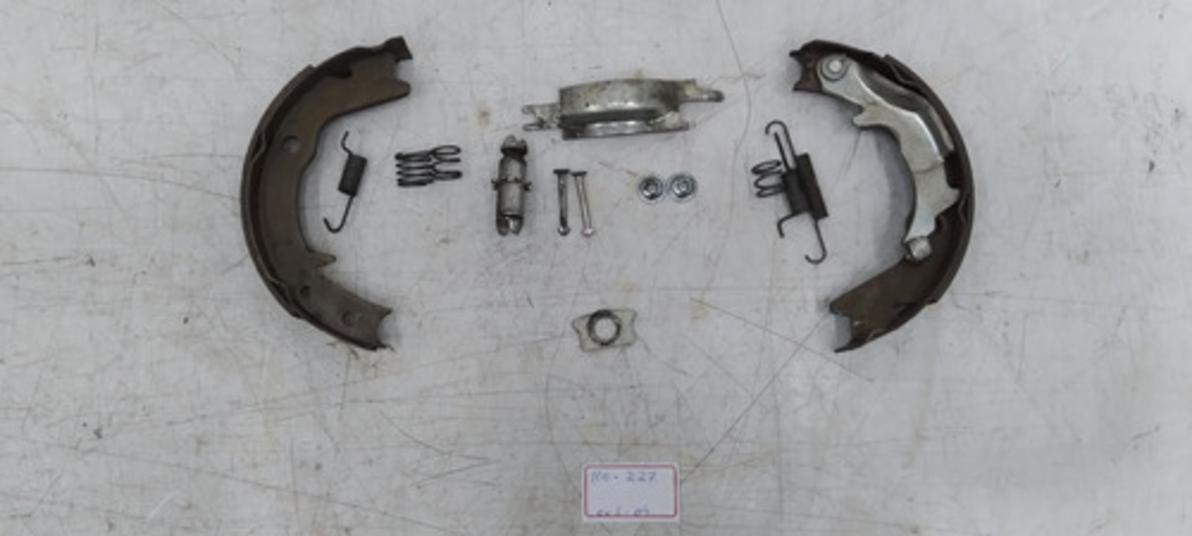 Sapata Freio Traseiro Direito Pajero Tr4 10 (freio A Disco)