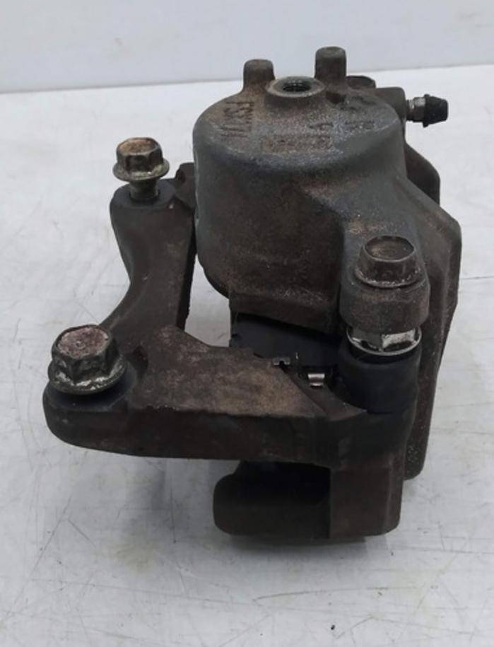 Pinça De Freio Dianteiro Direito Pajero Io/tr4 99 A 09