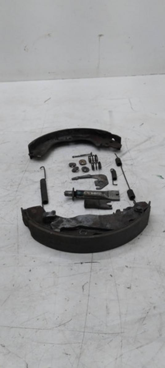 Sapata Freio Traseiro Esquerdo Pajero Tr4 05 (tambor)