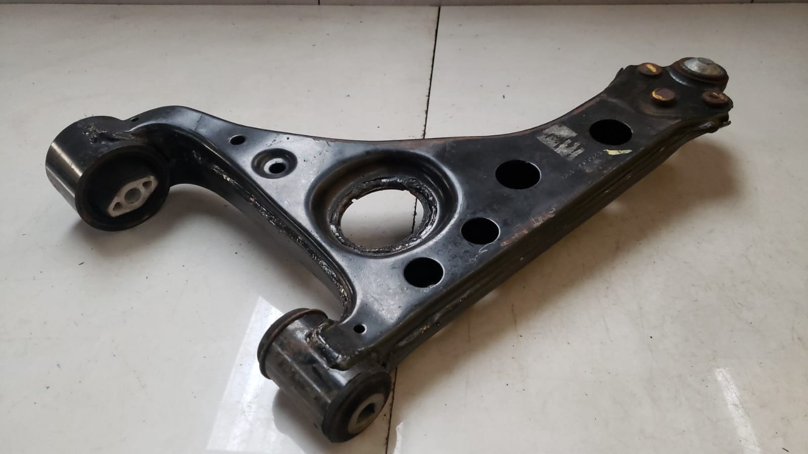 Bandeja Dianteira Direita Gm Tracker 2017 a 2020