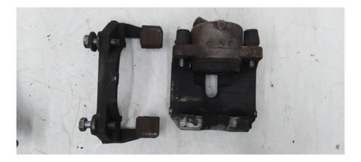 Pinça De Freio Dianteira Direita Bmw 525i 2001