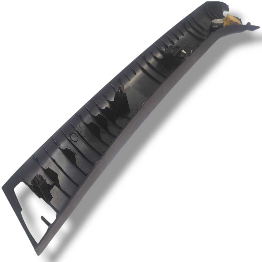 Moldura coluna direita parabrisa Nissan kicks 2017 a 2021