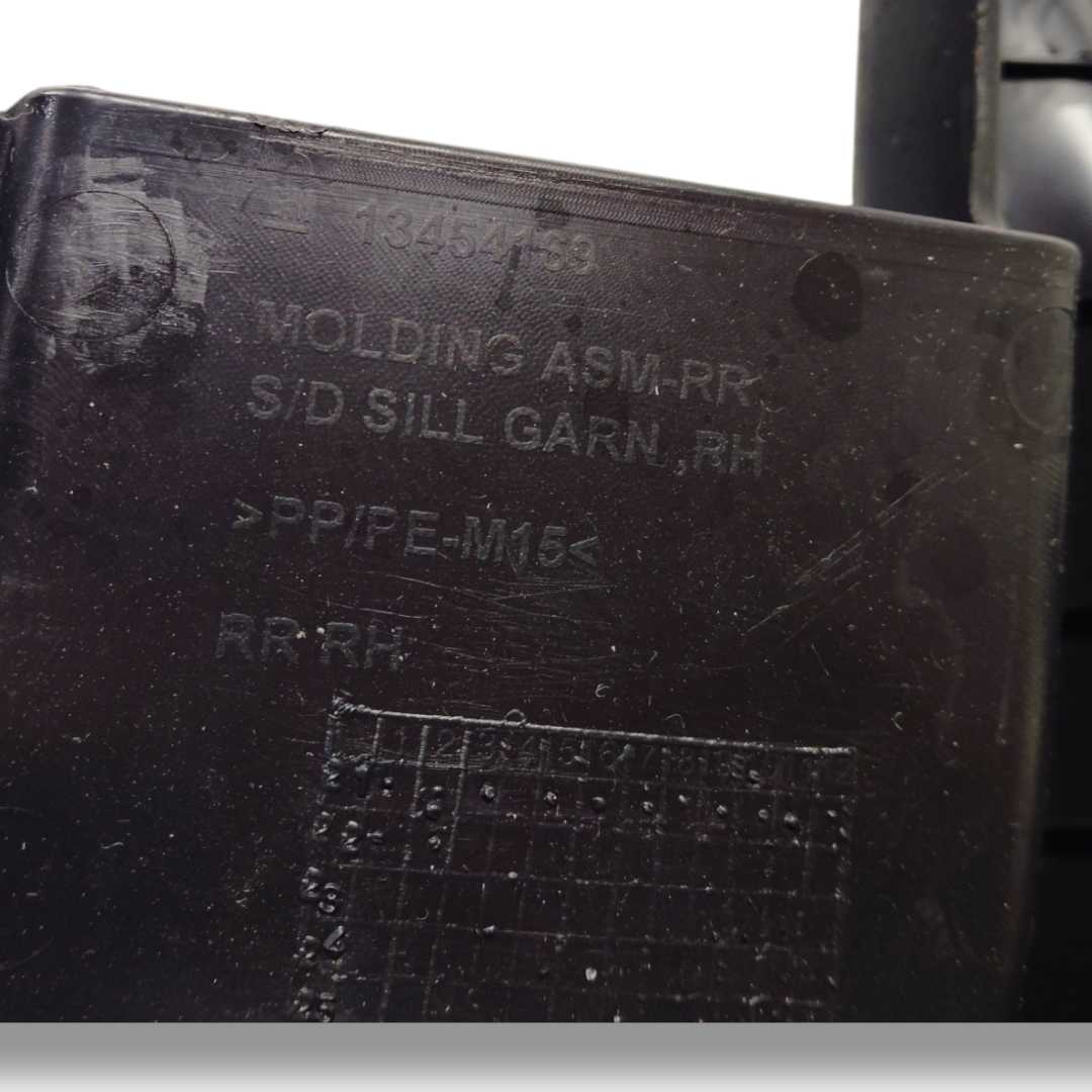 SOLEIRA TRASEIRA DIREITA CHEVROLET CRUZE ORIGINAL