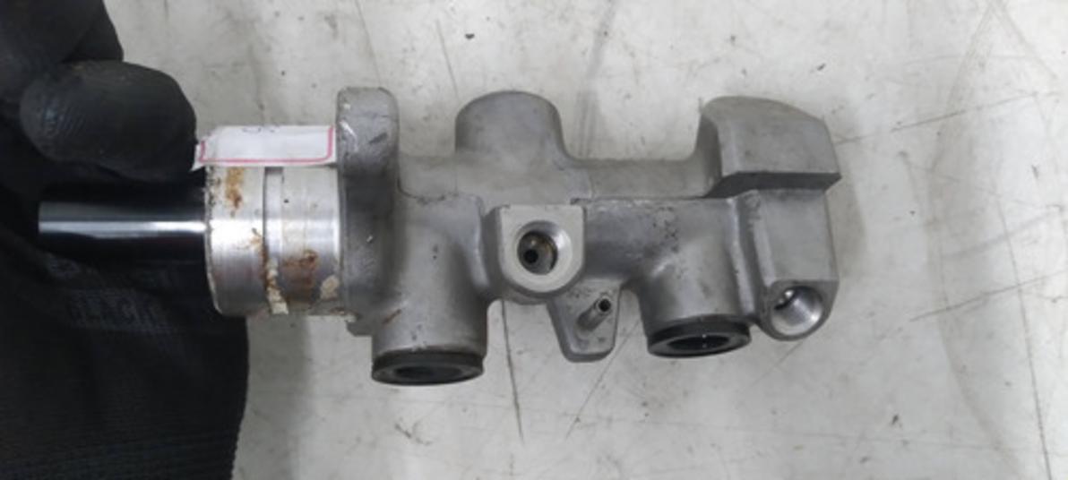 Cilindro Mestre Freio Mitsubishi Pajero Tr4 7/8