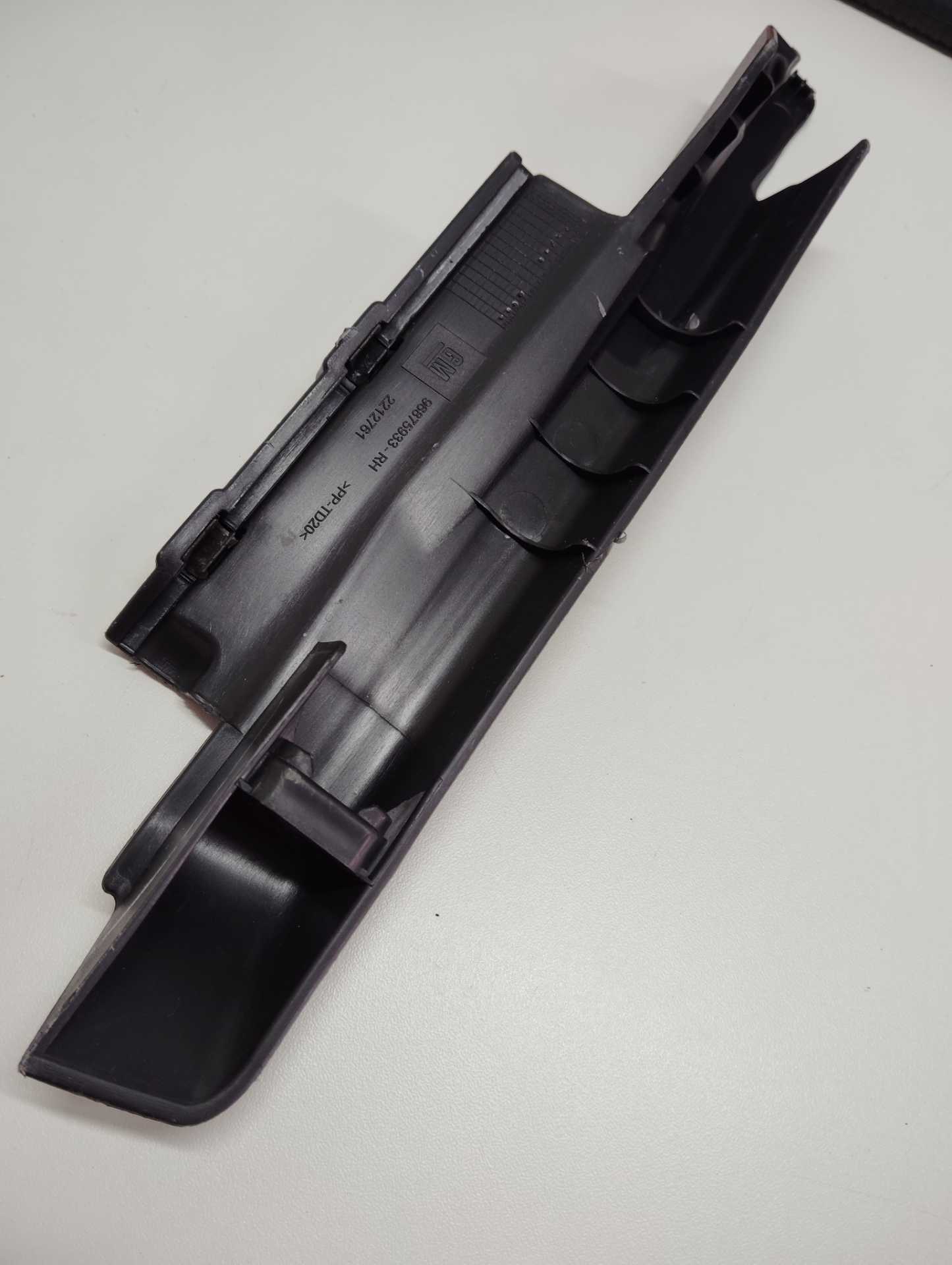 Acabamento Inferior Banco Direito Chevrolet Cruze Lt 1.8 At 2012