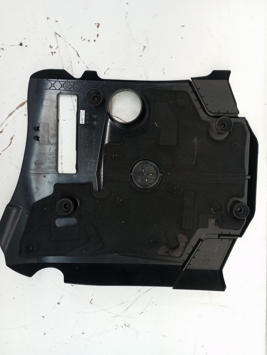 Tampa do Motor Mercedes C180 2012 a 2019