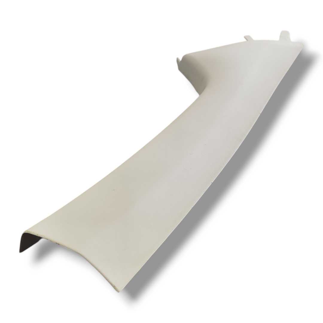 Acabamento coluna dianteira direita GM Chevrolet 2013-2019