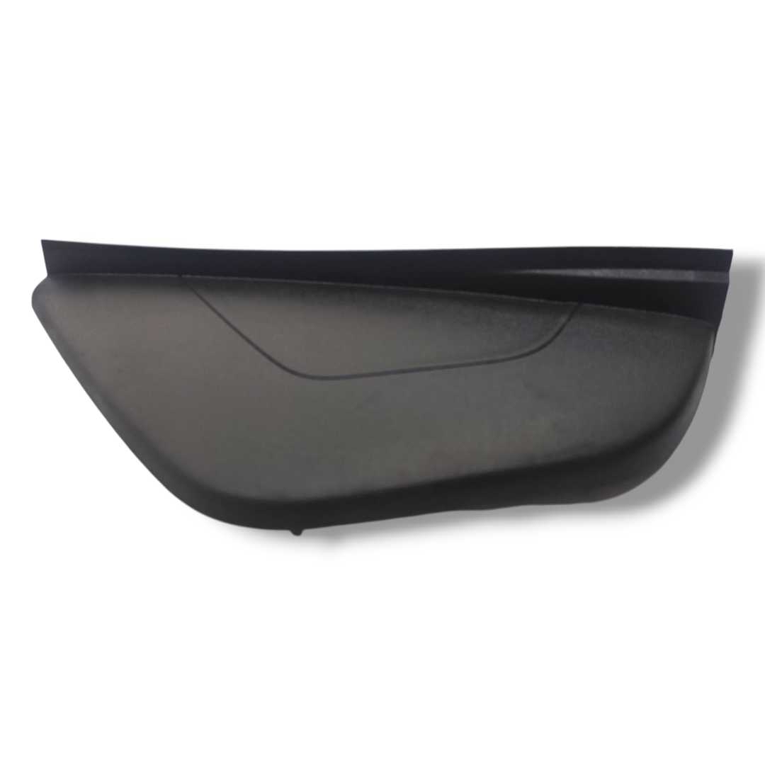 Acabamento lateral esquerda GM Onix 2013 a 2019 original