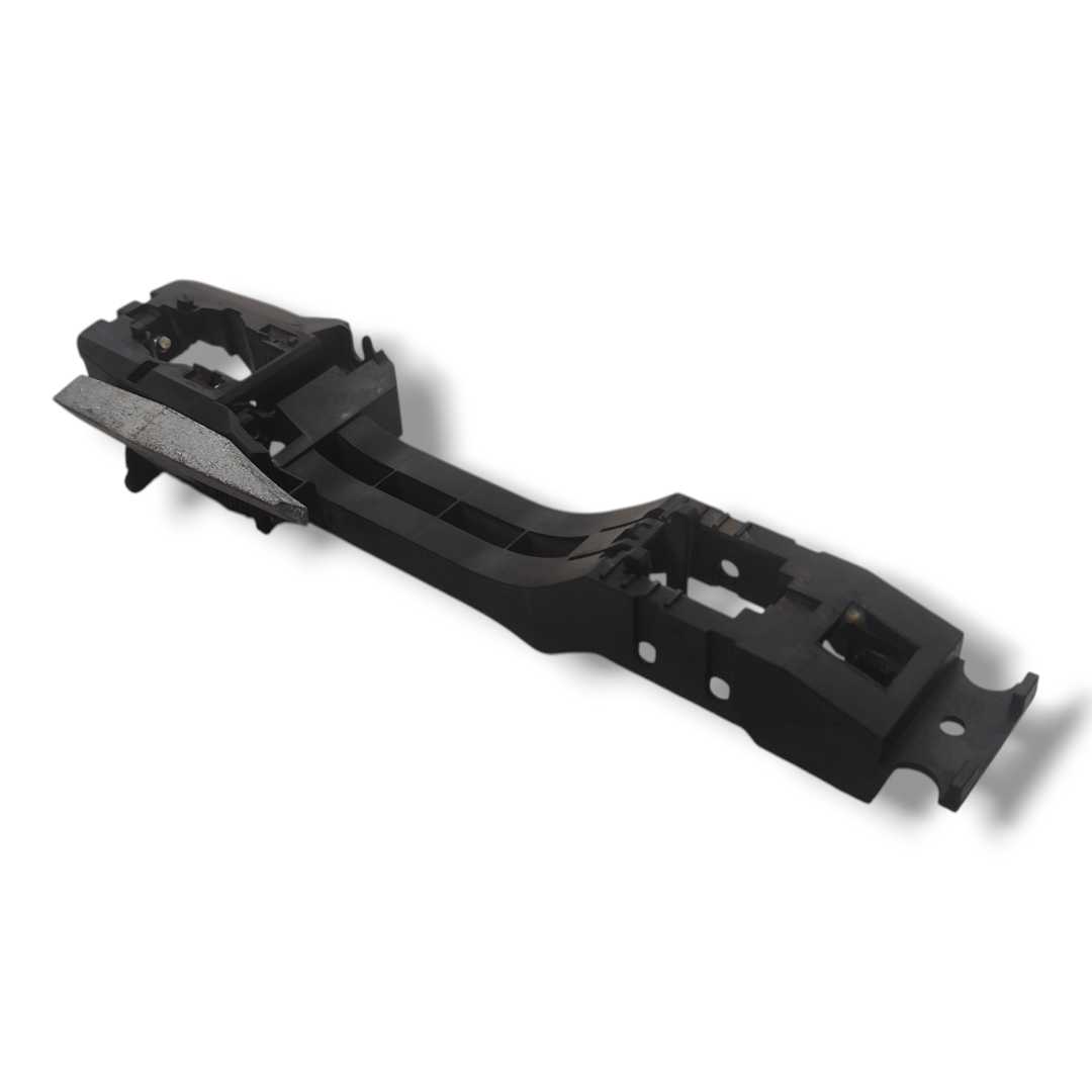 Suporte maçaneta externa traseira direita Nissan kicks 2018