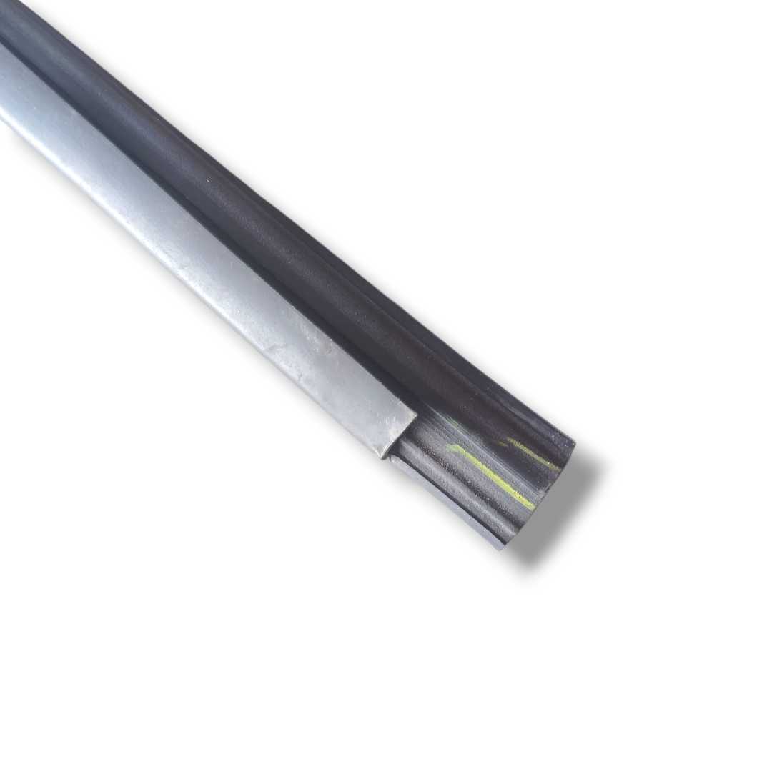 Borracha canaleta vidro dianteiro direito Nissan Kicks 17/21