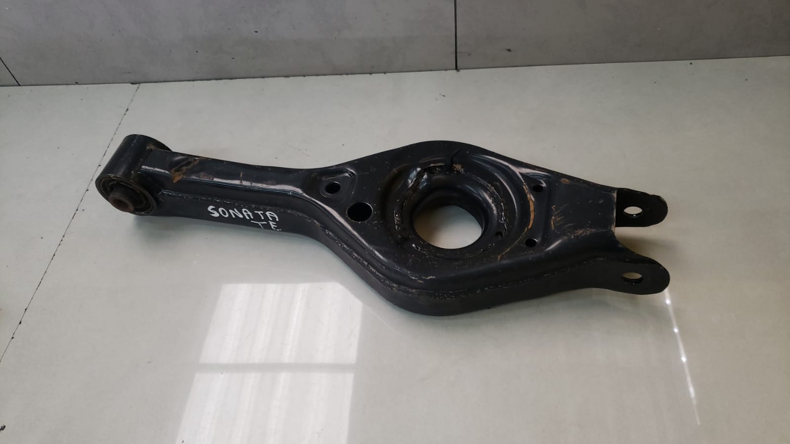 Bandeja Traseira Esquerda Hyundai Sonata 2010 A 2014