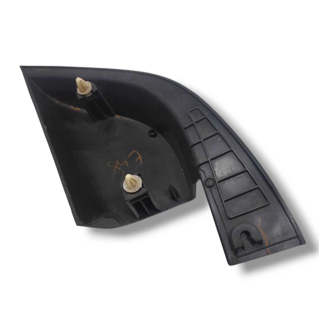 Acabamento interno retrovisor direito GM Onix 2013 a 2019