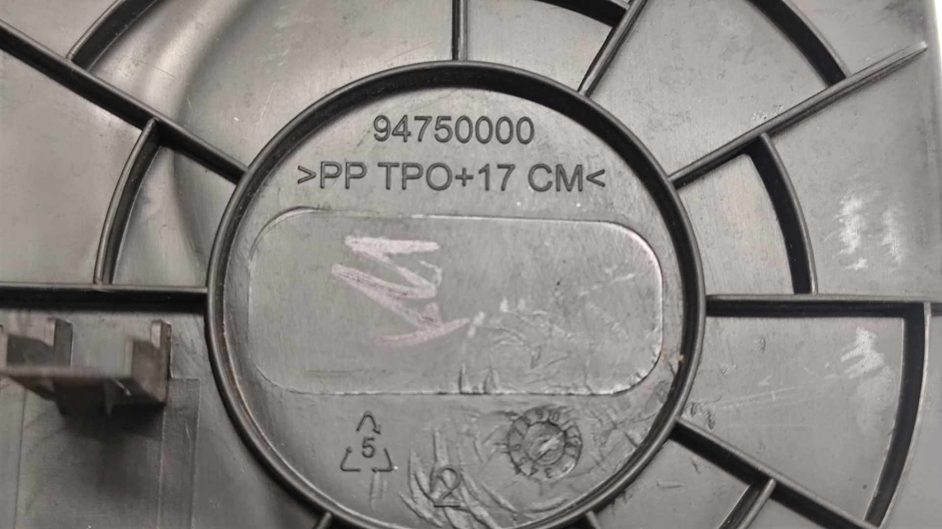 Acabamento lateral direita Painel GM Onix 2013 a 2019 origin