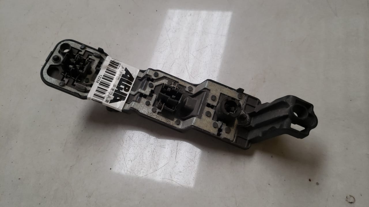 Circuito lanterna Esquerda Nissan march 2012 a 2019