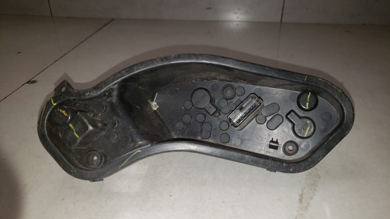 Circuito lanterna Direita Nissan Versa 2012 a 2019