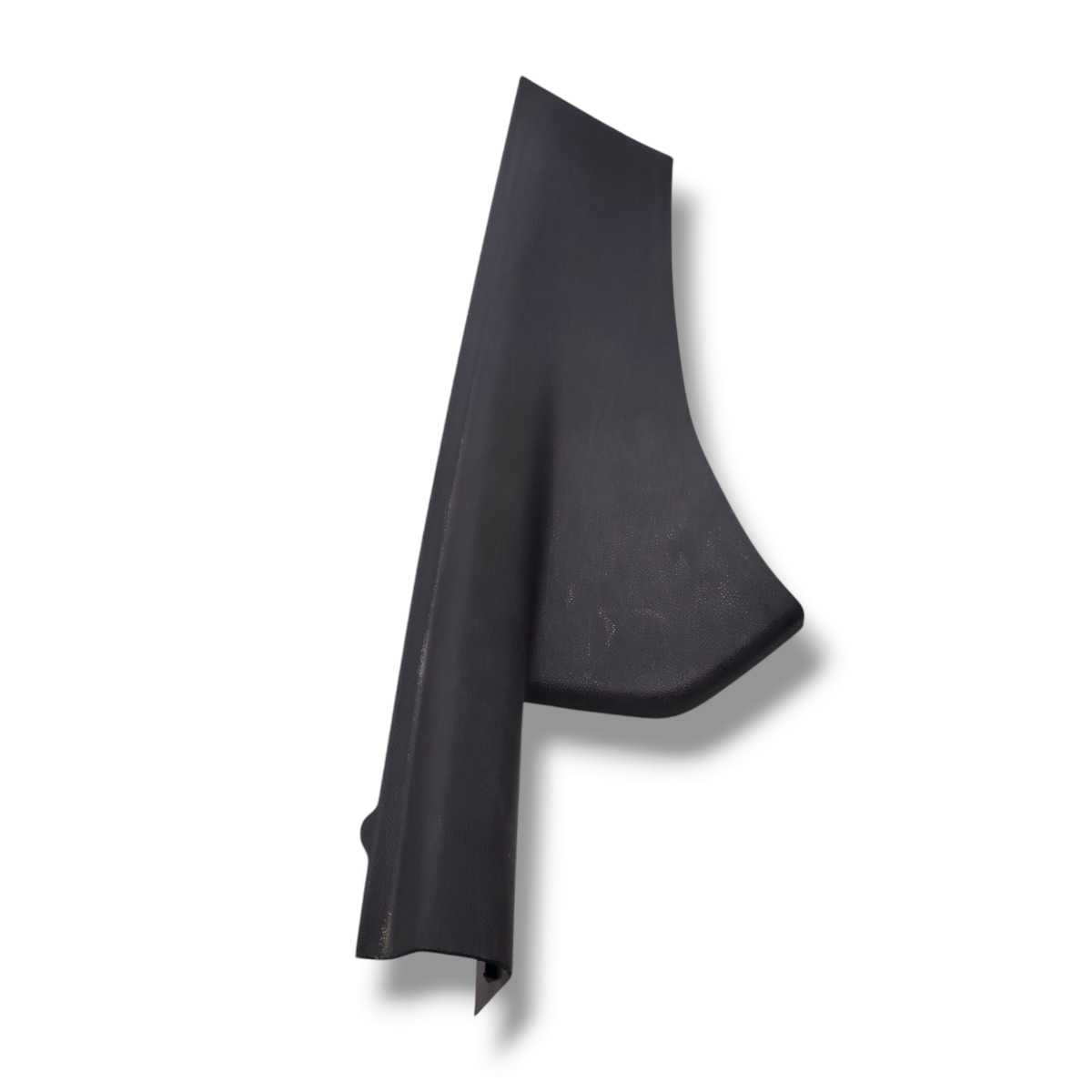 Acabamento Traseiro Direito Chevrolet Onix plus 2020 origina