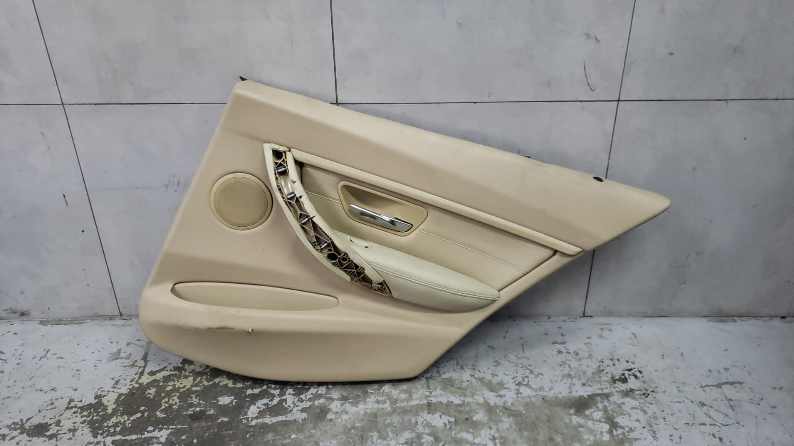 Forro De Porta Traseira Direita Bmw 328i 2013 A 2016