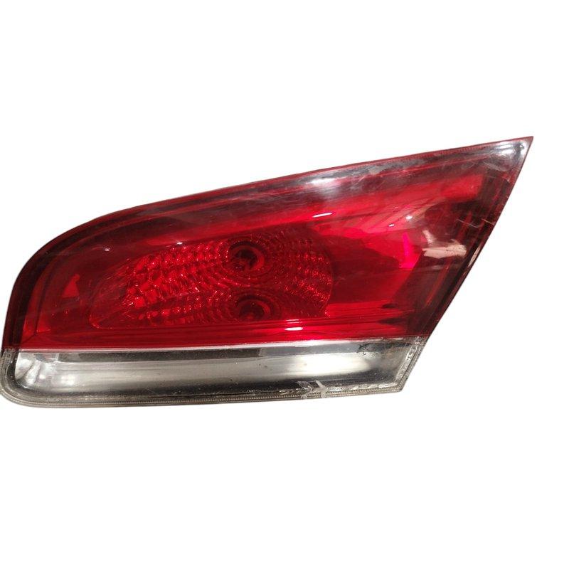 Lanterna tampa traseiro direito Fiat siena 2008 a 2015