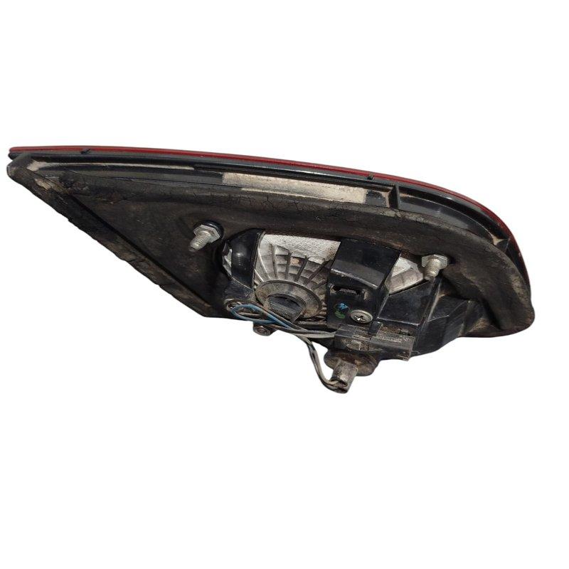 Lanterna tampa traseiro direito Fiat siena 2008 a 2015