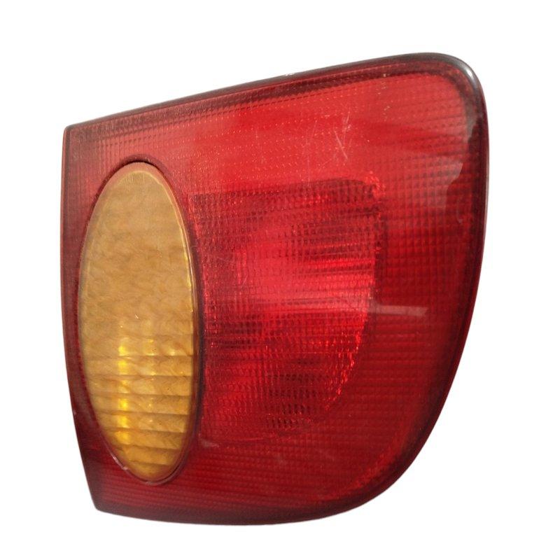 Lanterna Traseira Direita Tampa Toyota Corolla 1997 A 2000 - Esquerdo/motorista