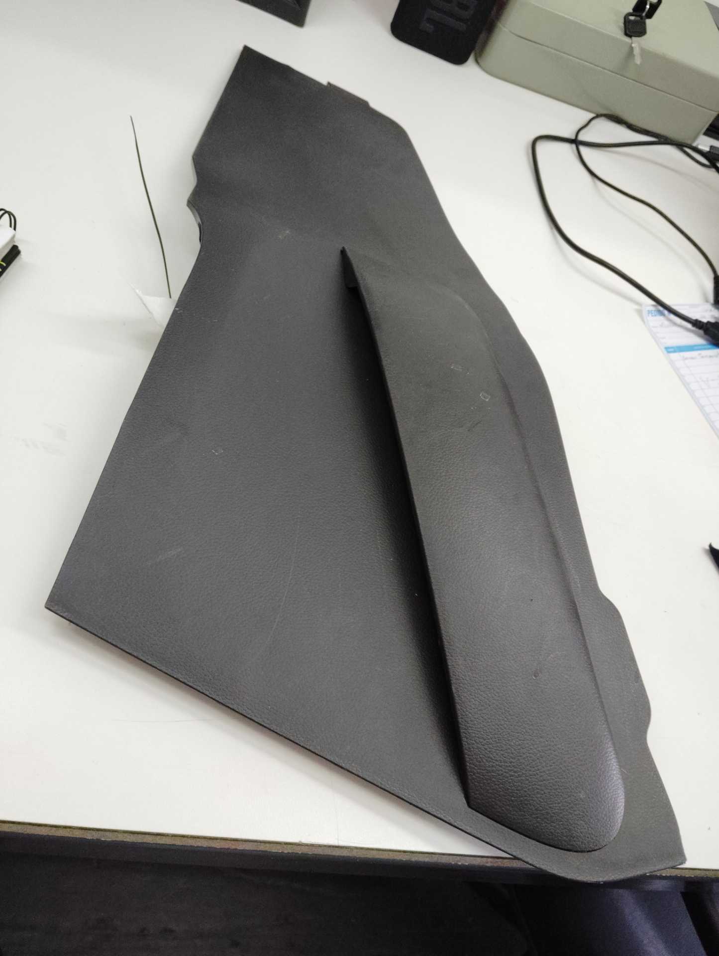 Acabamento Painel Lateral Direito Chevrolet Cruze Lt 1.8