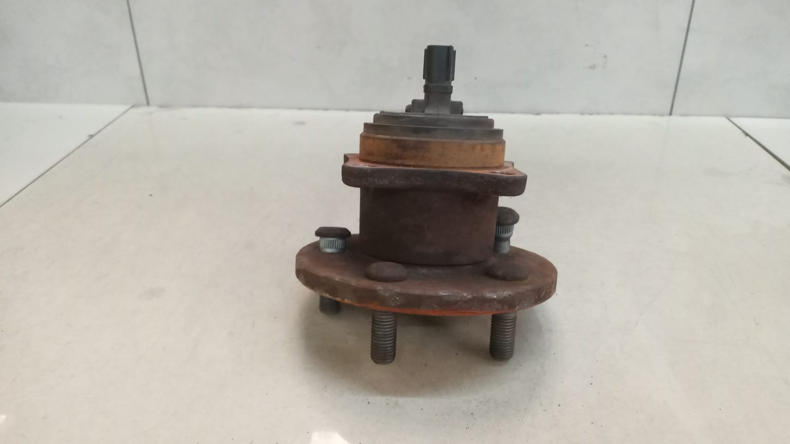 Cubo De Roda Traseiro Direito Toyota Corolla 2003 2004