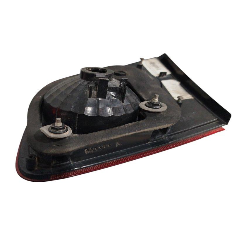 Lanterna traseira esq tampa GM Corsa classic 2011 a 2014