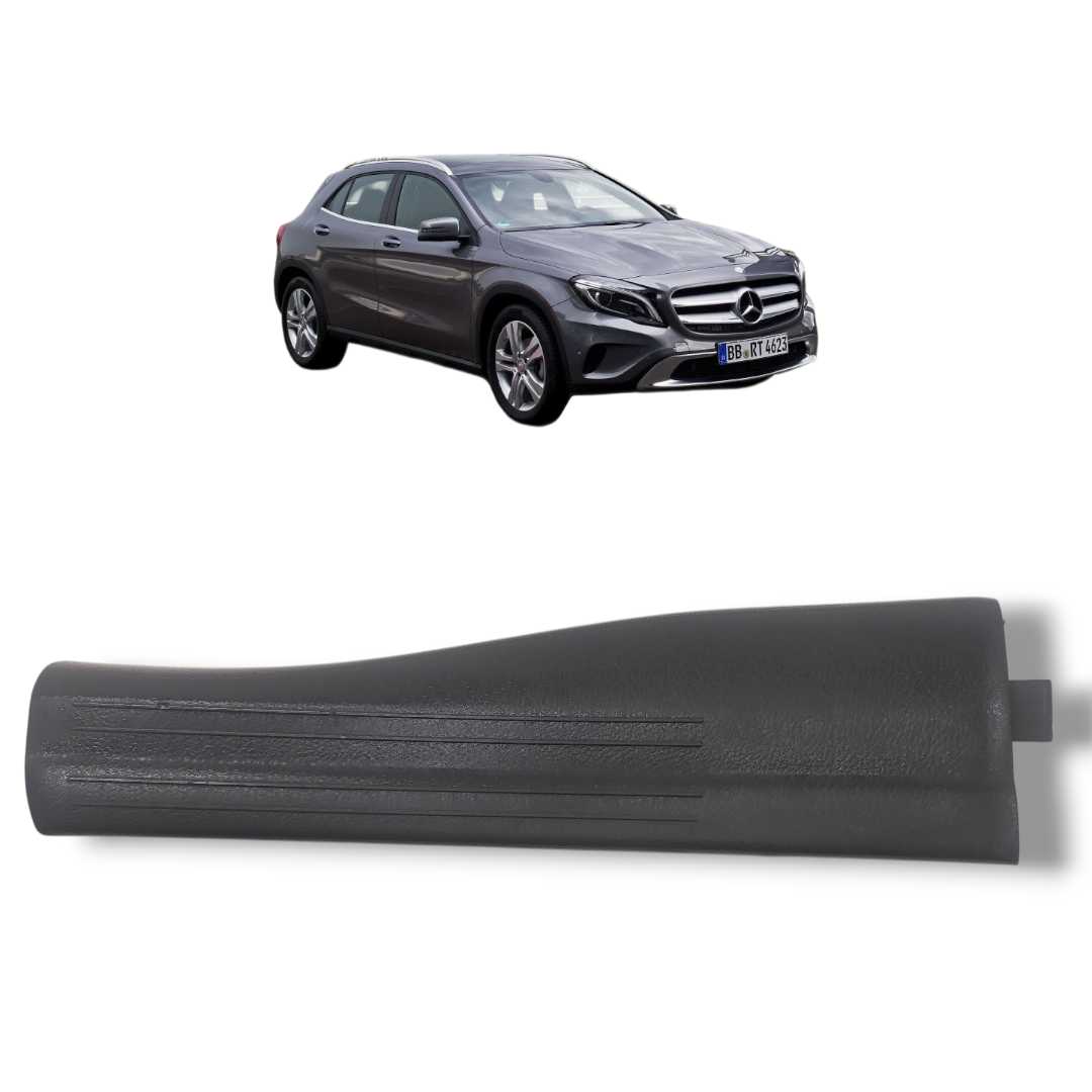 Acabamento soleira traseira esquerda Mercedes GLA 20O 2015 