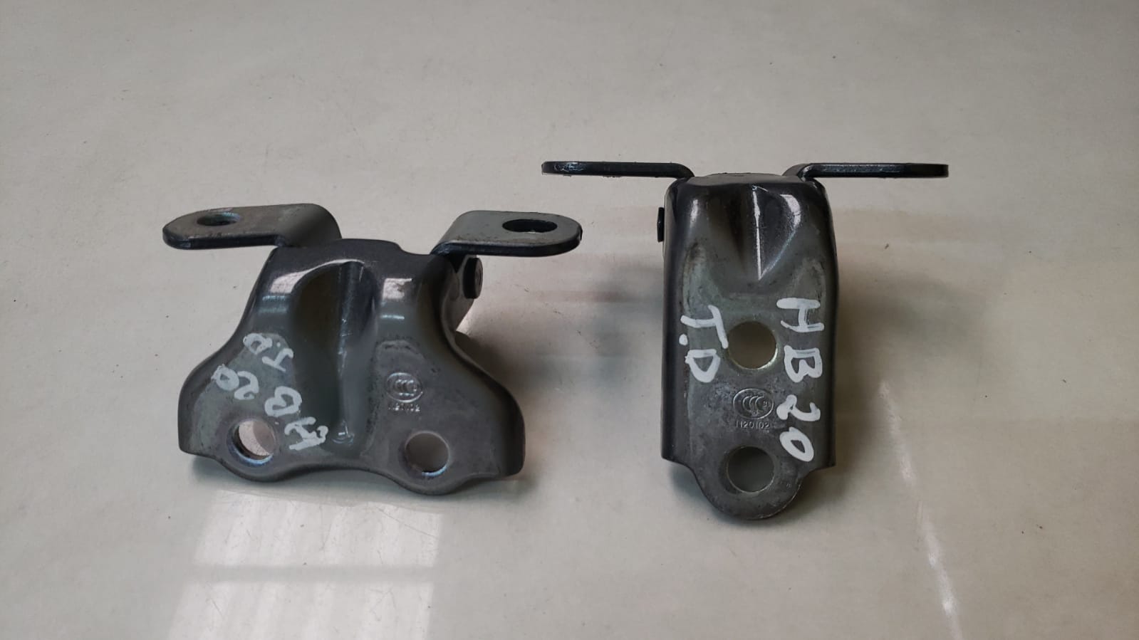 Par Dobradiças Porta Traseira Direita Hyundai Hb20 2012-2018