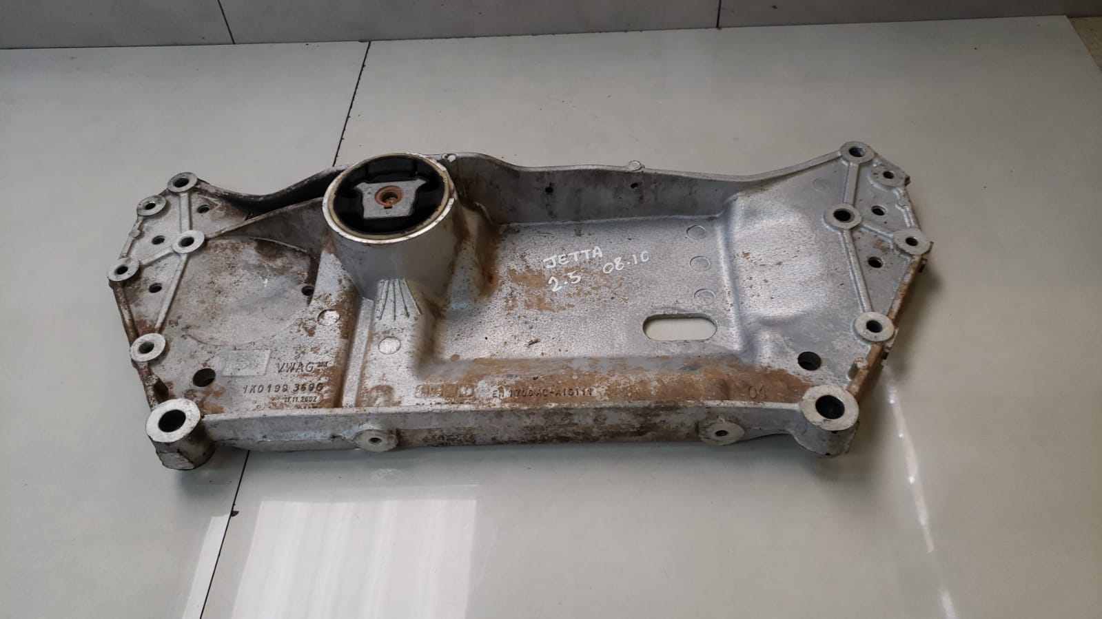 Quadro Suspensão Dianteiro Vw Jetta 2.5 2008 A 2010