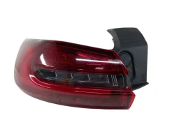 LANTERNA TRASEIRA ESQUERDA FASTBACK 2022/ (CANTO)
