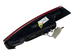 LANTERNA TRASEIRA DIREITA FASTBACK 2022/ (MALA)
