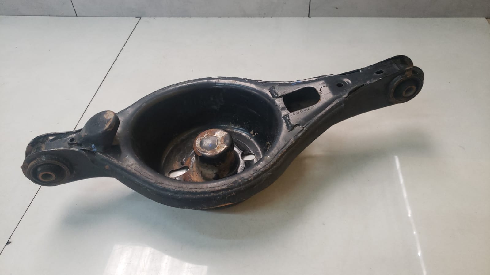 Bandeja Traseira Direita Ford Fusion 2.5 2009 A 2012