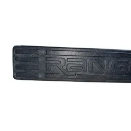 SOLEIRA PISANTE TRASEIRO DIREITO FORD RANGER 2008 PRETO