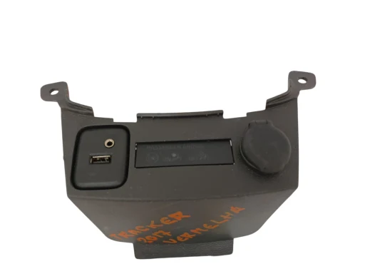 ENTRADA USB/AUXILIAR TRACKER 2017 A 2019 1365284