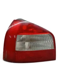 Lanterna Traseira Esquerda Audi A3 2001 a 2006 Detalhe
