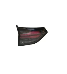 Lanterna Traseira Esquerda Tracker 2020 a 2025 (mala) S/ Led