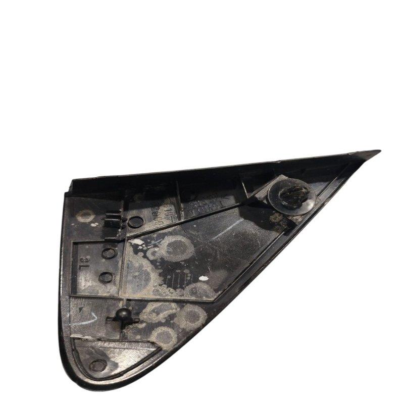Moldura externa retrovisor esquerdo Toyota Corolla 2009 2014