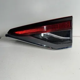 Lanterna Tampa L.D Toyota Corolla 2020 A 2025 E1335236