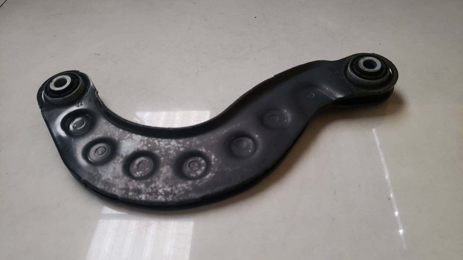 Braço Curvo Traseiro Esquerdo Ford Focus 2014 2015