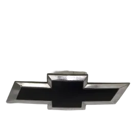 Emblema Logo Parachoque Dianteiro Chevrolet Sonic 12/14