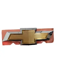 Emblema Tampa Traseira Dourado Chevrolet 2012 a 2016 Celta
