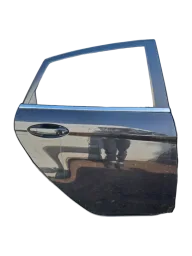 Porta tras dir new fiesta sedan 11/19 somente porta c/detalh