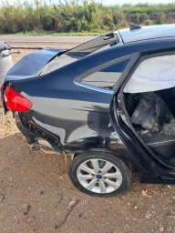 Recorte Lateral Traseiro Direito Ford Fiesta Sedan Mex 11/13