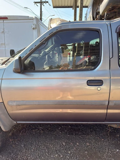 Porta dianteira esquerda xterra 2003 a 2007 c/detalhe