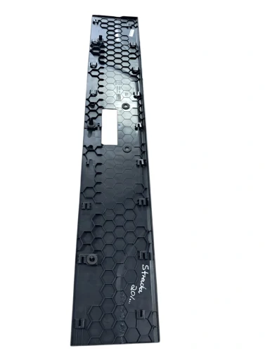 Moldura Suporte Placa Traseira Strada 2021/.. com detalhe 100253393