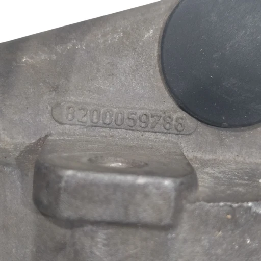 SUPORTE DIREITO MOTOR CLIO KANGOO 2001 A 2015 8200059788