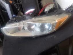 Farol Esquerdo New Fiesta 2014 2015 a 2019 Pisca Ambar